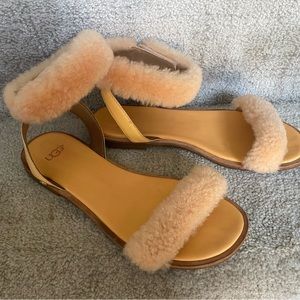 Ugg Fur Sandals Size 7.5 Light Pink